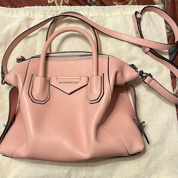 Authentic Givenchy Antigona - Picture 3 of 12